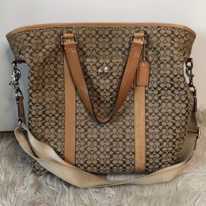 (VERY hard to find) Coach Messenger Bag 💼